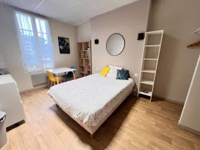 Beautiful quiet studio 300 m from the train station and the CV. - Image 2