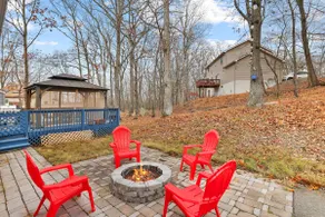 Lakeside Retreat! Sandy beach, Kayak, Fishing more - Image 2