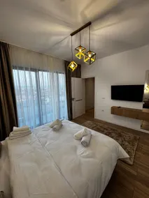 District Delux - Image 2