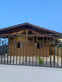 Rustic house with pool - Image 2