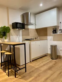 Cozy apartment • Parking / Gare / Center - Image 2