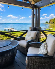 Enchanting Tiny Home Cabin on the Waterfront - Image 4