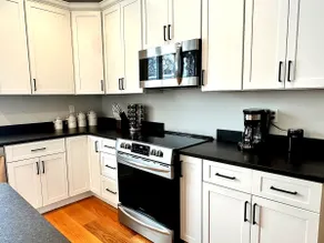 Luxe 3BR 2.5 bath King Beds in Montgomery Village - Image 5