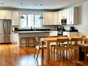 Luxe 3BR 2.5 bath King Beds in Montgomery Village - Image 3