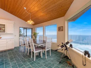 Regent Street Retreat *Ocean View*Pet Friendly - Image 2
