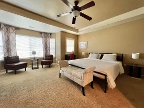 Homey 6 Bedroom Haven | Games, Shopping, Food - Image 5