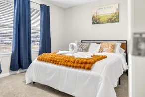 Business-Friendly Stay | RTP | Downtown| Free Park - Image 5