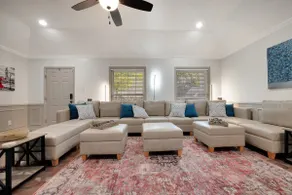 “Honey’s House” Huge Living Room and Patio! - Image 4