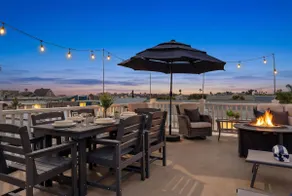 Lux Beach Rooftop, Bikes, King beds, A/C, Parking - Image 3