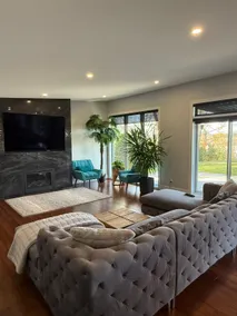 Panoramic Chalet Spa & Pool, Lac Aylmer - Image 4