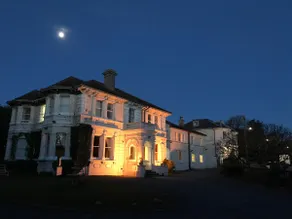 Westwood House, Hastings - Spacious 5 Ensuite Home Near Hastings Town & beach - Image 5