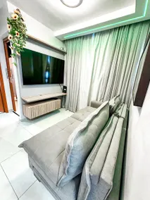 Luxury and Sophisticated 2 Bedroom Apartment - Image 5