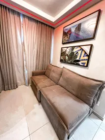 Luxury and Sophisticated 2 Bedroom Apartment - Image 4