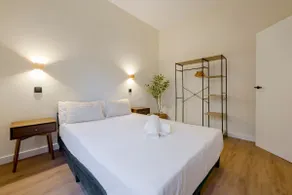Premium Stay for 4 in Alcalá - Image 2