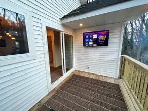 Cozy, updated 2-bedroom apartment in SONO - Image 3