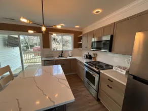 Cozy, updated 2-bedroom apartment in SONO - Image 2
