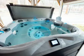 Sanctuary Co Sauna, Hot Tub & Lake Access - Image 4