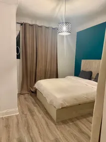 Eiffel Tower Jacuzzi Suite - Image 3