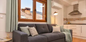 A family duplex with a pool and parking included - Image 5
