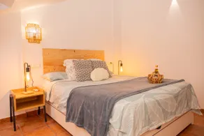 A family duplex with a pool and parking included - Image 2