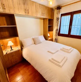 Bright 2-Bed Home in El Chaparral - Image 3