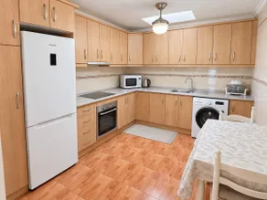 Bright 2-Bed Home in El Chaparral - Image 4