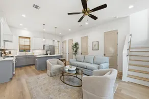 Luxury Café House•KING•River Ranch•Family Friendly - Image 2