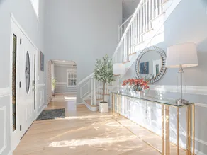 New/Modern/Specious/4BR 4BT Home Central Location - Image 2