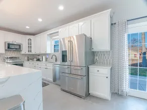 New/Modern/Specious/4BR 4BT Home Central Location - Image 3