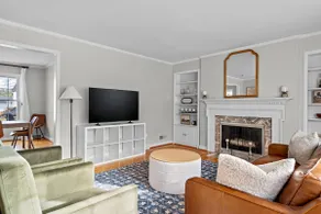 Ottawa Hills 3bd w Chef's Kitchen, King size bed, N64 - Image 3