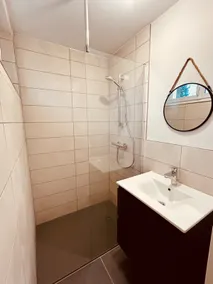 ”At home” - Entire 4-bedroom apartment with private bathroom - Image 5