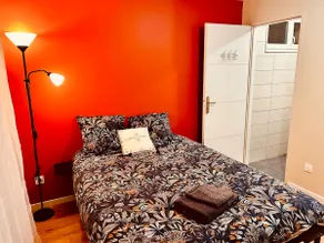 ”At home” - Entire 4-bedroom apartment with private bathroom - Image 4