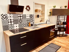 ”At home” - Entire 4-bedroom apartment with private bathroom - Image 3