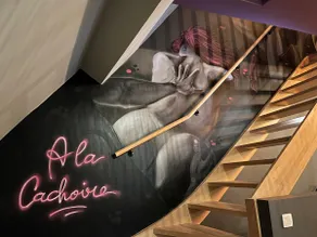 Beautifully decorated apartment with a love theme - Image 3