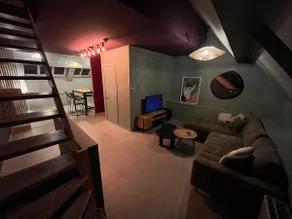Beautifully decorated apartment with a love theme - Image 4