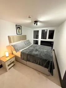 Cosy Apartment in Newark- Free Parking - Image 2