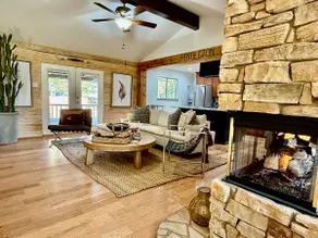 Pendleton Lodge | Boat Parking | Near Lake Conroe - Image 2