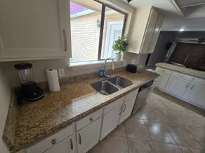 Highland Park Town Home - Image 5