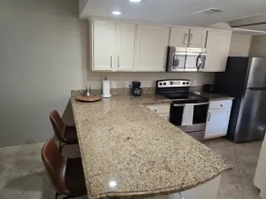 Highland Park Town Home - Image 3