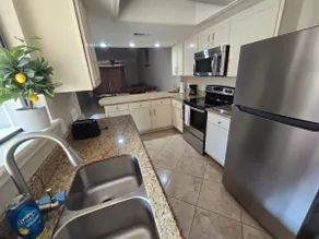 Highland Park Town Home - Image 4