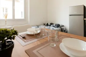 Chic Bohemian Studio - Air-Conditioned - Between the Train Station & Cité - Image 4