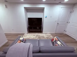 New & Modern Cozy Suite with Full Kitchen - Image 4