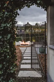 Fenced garden/fire pit/free parking - Image 3