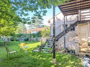 Cozy accommodation with terrace and garden. - Image 5
