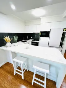 Riverside Retreat-NewFarm Oasis inc pool & carpark - Image 4
