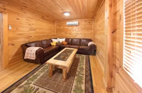 House On The Hill with Hot Tub - Image 4