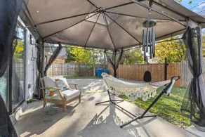 Bond Haven: Bright & Inviting Family-Friendly Home - Image 3