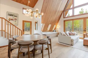 Luxury A-Frame •Fire Pit •Hot Tub •Bachelor views - Image 4