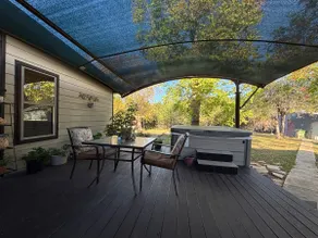 Cozy Backyard Garden Apartment with Hot Tub - Image 4