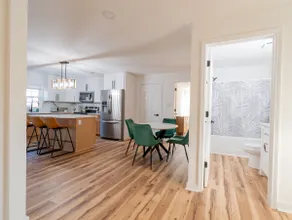 Modern Getaway – 10 min from Two Kings Casino - Image 3